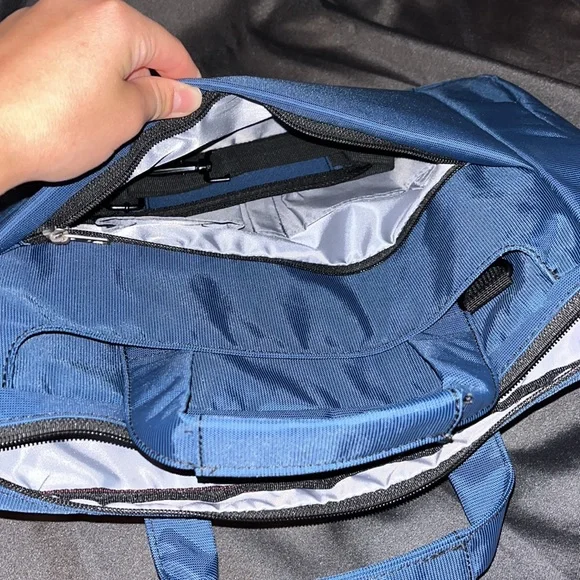 Computer Case - Picture 4 of 5